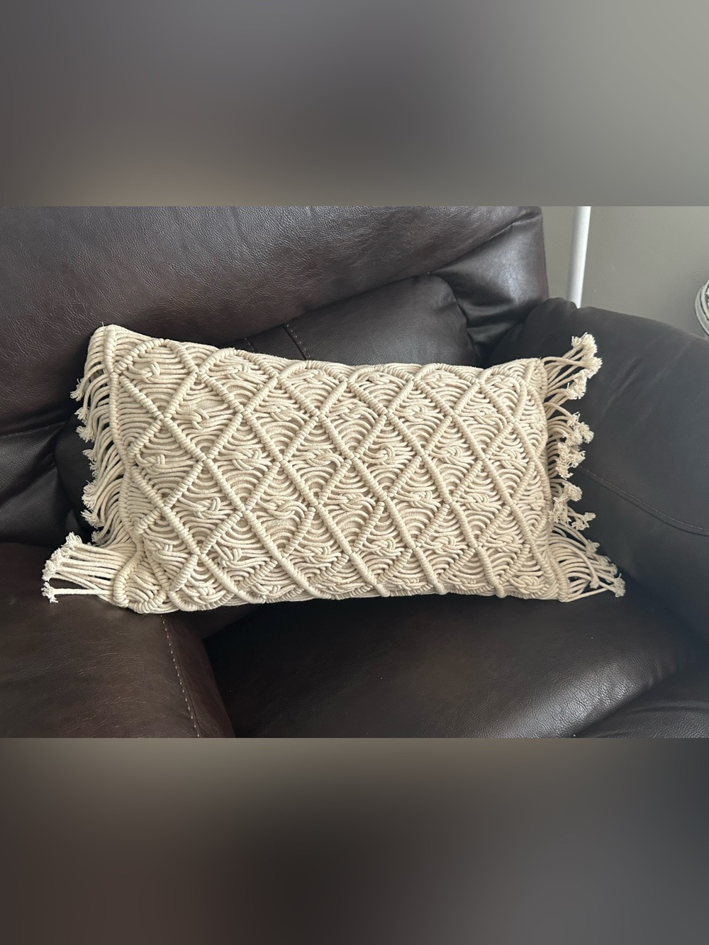 macramé lumbar/ throw pillow - cream
colour